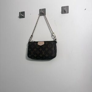 Louis Vuitton Monogram Mini Pochette!
